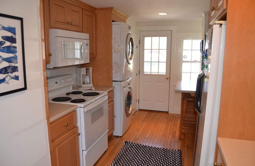 Chatham House | Quaint & Cozy Downtown Chatham Home, Walk to Town and Beaches