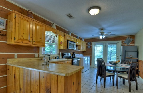Copperhill Cabin | Quaint & Cozy Millhouse with Working Water Wheel