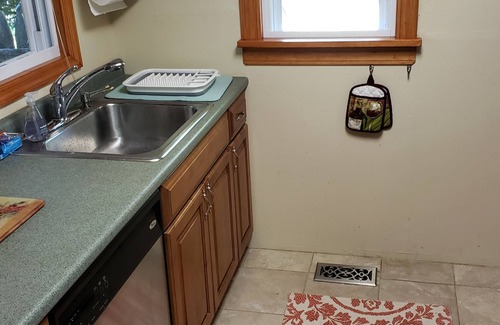 East Marion House | Quaint East Marion Cottage