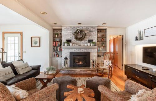 Keezletown House | Quaint Elkton Home near Shenandoah National Park!
