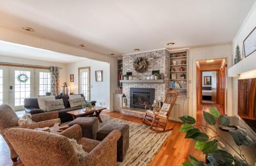 Keezletown House | Quaint Elkton Home near Shenandoah National Park!