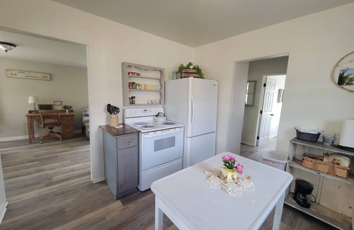 Palisade Other | Quaint Farmhouse on Palisade Peach Orchard close to Wineries