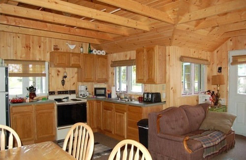Rideau Lakes Cottage | Quaint Fishing Cottage