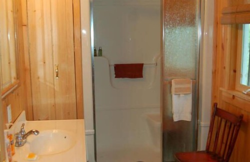 Rideau Lakes Cottage | Quaint Fishing Cottage