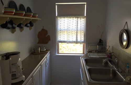 Frankfort Cottage | Quaint Frankfort Cottage - Short walk to beach