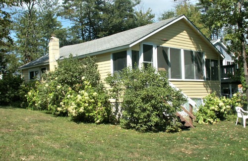 Poultney Cottage | Quaint, friendly cottage with lakefront location & water views