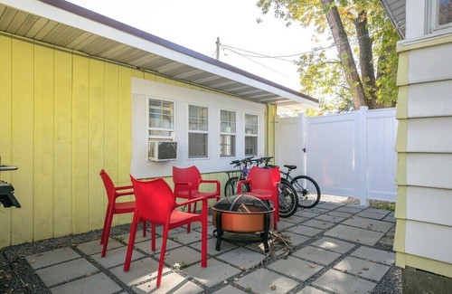 Watkins Glen Apartment | Quaint Guest House with walkable locale!