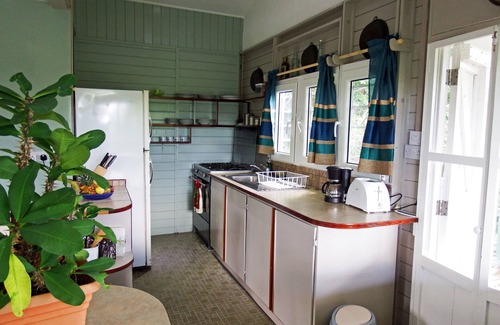 Picard House | Quaint Hide-Away House Overlooking Picard River and Nestled Amongst the Trees