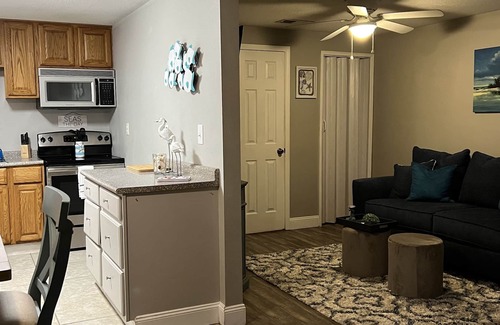 Mississippi City House | Quaint Hideaway sleeps up to 6 near the beaches