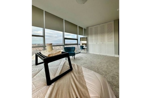 Pittsburgh Condo | Quaint HighRise Condo 3bed 2bath w/ City Views