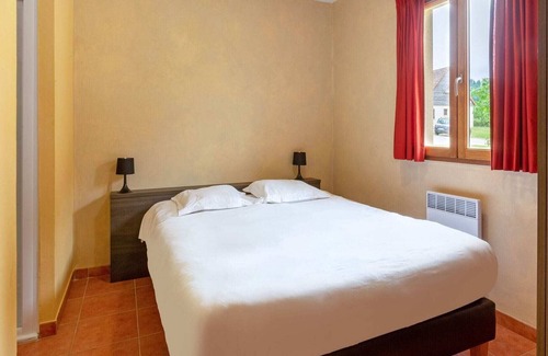 Lacapelle-Marival House | Quaint Holiday Home in Lacapelle with Private Terrace