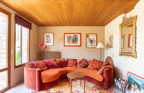 Morogues House | Quaint Holiday home in Morogues with Garden