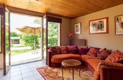 Morogues House | Quaint Holiday home in Morogues with Garden