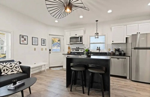 Lynn House | Quaint Home Near Boston & Salem with private yard
