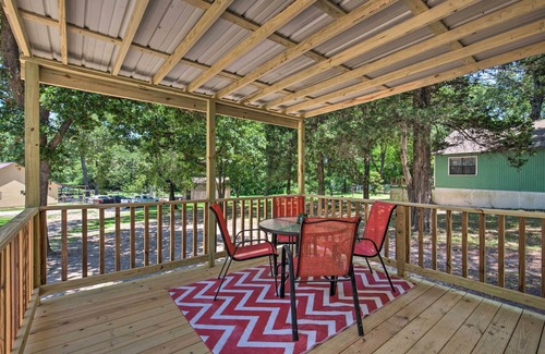 Emory House | Quaint Home w/Deck + Grill - Mins to Lake Fork!