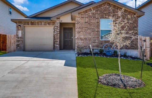 Medina Valley House | Quaint Home with a Beautiful Backyard, located by Lackland AFB