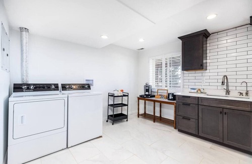 Sandy Apartment | Quaint Homeaway Near Trails and ski Resorts