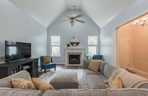 Harvest House | Quaint homey cottage style house in Harvest Alaba