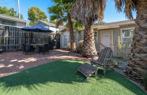 Old Town Historic District House | Quaint house walking distance to downtown