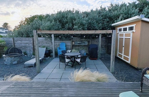 Ocean Shores House | Quaint house with WiFi in charming Ocean Shores