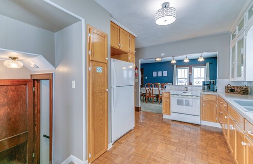Howells House | Quaint Howells Retreat - Steps from Main Street!