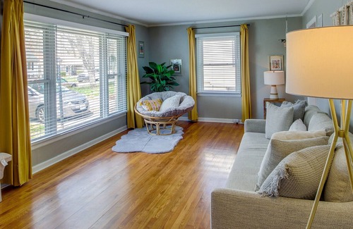 Tower Homes House | Quaint Kansas City Vacation Rental w/ Backyard!