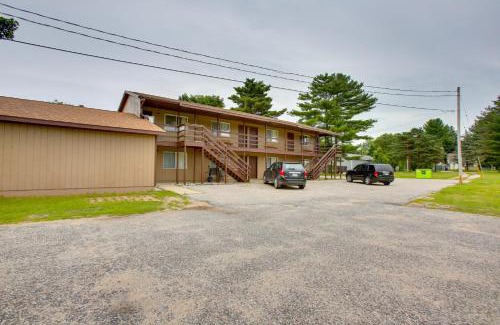 Lake City Apartment | Quaint Lake City Studio Walk to Engelwood Beach!