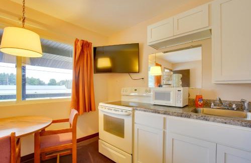 Lake City Apartment | Quaint Lake City Studio Walk to Engelwood Beach!