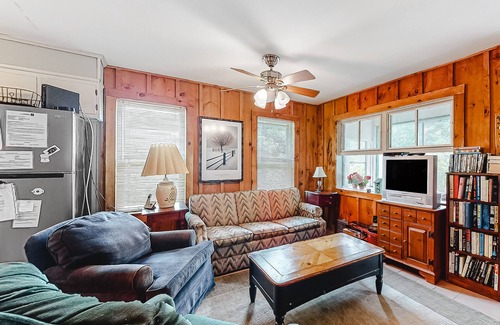Poultney Cottage | Quaint lakefront home with great views & full kitchen