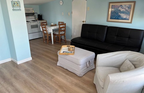 North End Condo | Quaint Little Cottage with Deck