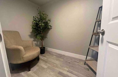 Central - Terry House | Quaint new renovation perfect for your large group