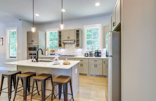 Newnan House | Quaint Newnan Vacation Rental Near State Park!