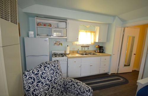 Northport House | Quaint Northport cabin with a short walking distance to village.