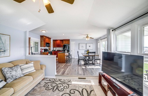 Onondaga Cottage | Quaint Olivet Cabin w/Patio on Duck Lake!