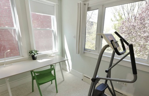 Petworth House | Quaint on Quincy- 3 bedroom house in Petworth