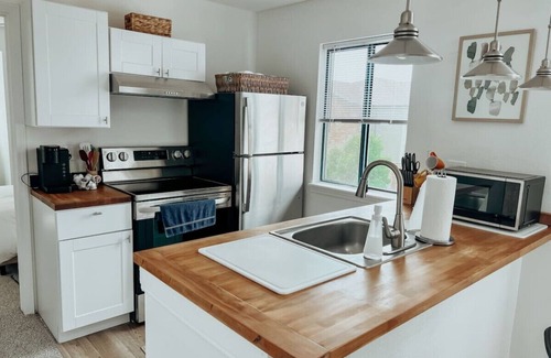 Englewood Apartment | Quaint One Bed Condo near DTC