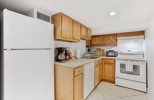 Fairgrounds Apartment | Quaint one bedroom blocks from city park and the fairgrounds