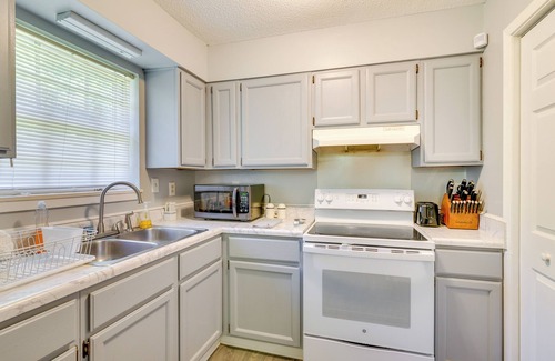 Oxford House | Quaint Oxford Home ~ 2 Mi to Ole Miss & The Grove!