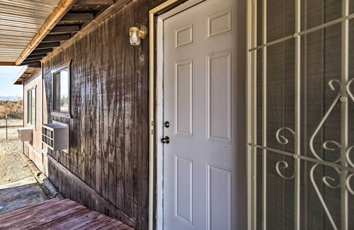Pahrump Cabin | Quaint Pahrump Ranch: 6-Horse Barn & Fire Pit