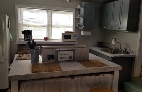 Locustville Cottage | Quaint Private Studio Cottage