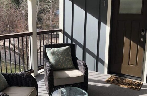 Redstone Condo | Quaint Queen Mountain Getaway