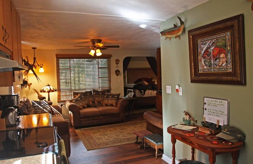 Newaygo House | Quaint quiet cottage on the Muskegon River, Newaygo!