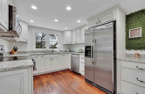 Leesburg's Old and Historic District House | Quaint Royal Cottage @ Historic Leesburg