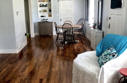 Live Oak House | Quaint rural downtown community close to springs, 3 rivers, biking & equestrian