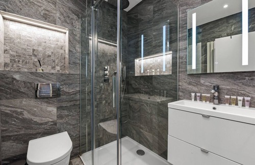 Livesey Apartment | Quaint Sanctuary in Bustling