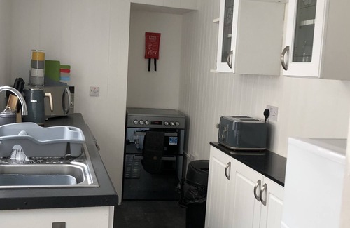 Gorleston-on-Sea House | Quaint Seaside Cottage - 5 Minutes from the Sea!