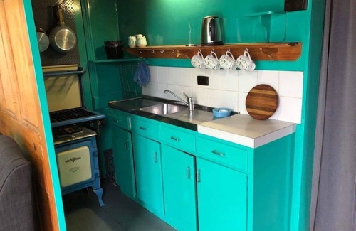 Williamstown Apartment | Quaint, self contained apartment with kitchenette.