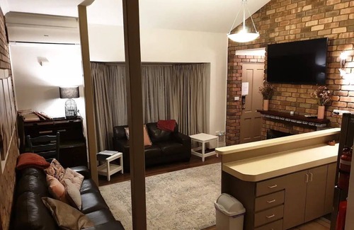 Byford House | Quaint & spacious country stay