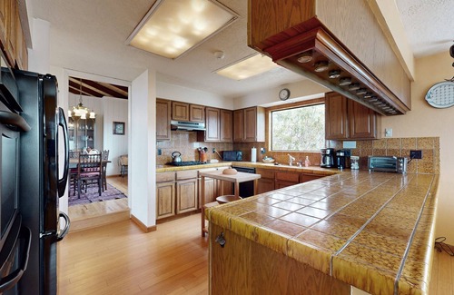 Eureka House | Quaint & Spacious Home w/Panoramic Bay Views & a Large Deck