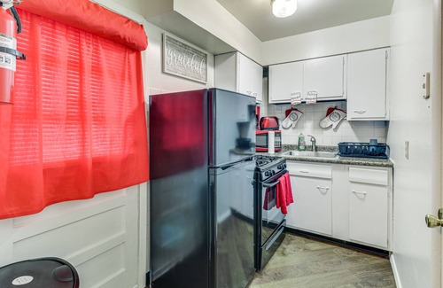 St. Louis House | Quaint St Louis Home ~ 6 Mi to Downtown!